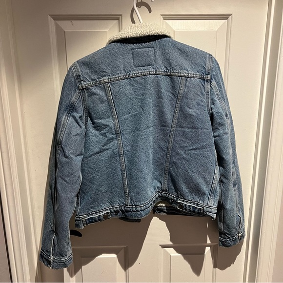 BNWT Levi’s Sherpa Lined Denim/Jean OG Trucker Jacket - Picture 4 of 8